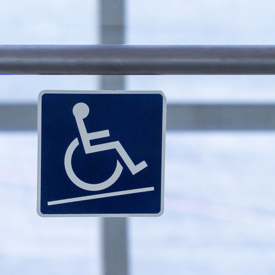 最新調查顯示輪椅使用者出行困難 